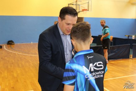 Wręczenie nagród przez burmistrza Wisły Tomasza Bujoka